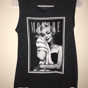 A manroe tee